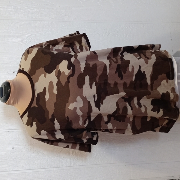Gap camo tee size XXL excellent condition - Picture 3 of 7